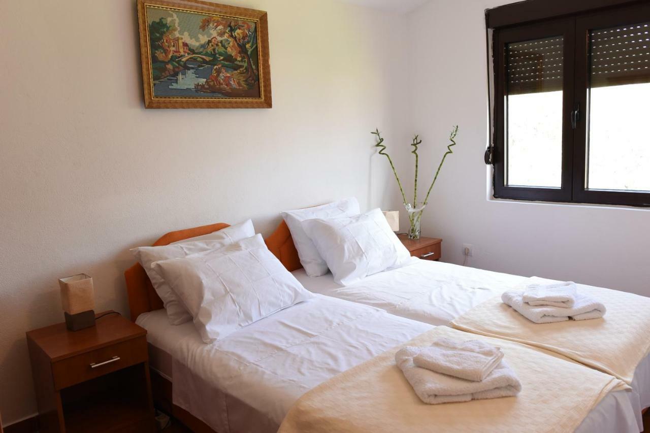 Apartments Krivokapic Prcanj With Bay View كوتور المظهر الخارجي الصورة